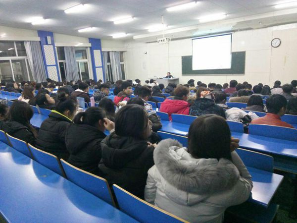 艺设宿舍安全讲座(1)_副本.jpg william威廉亚洲官方